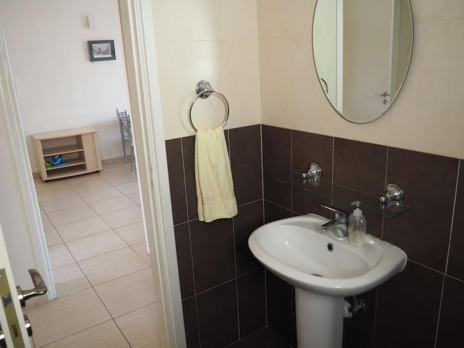 A Stone'S Throw From Everything Paphos Exterior photo